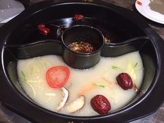 -佬土鹅肠火锅(解放路店)