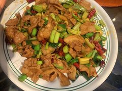 -云海肴·汽锅鸡·云南菜(天山百盛优客店)