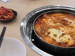 -三清洞摩西韩式年糕火锅(威高广场店)