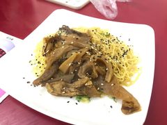 牛筋腩捞面-阿一猪红汤(总店)
