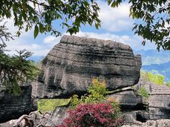 -梭布垭石林景区