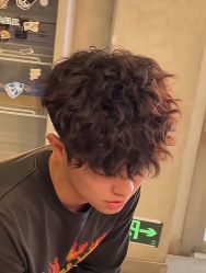 -Hello Lady发型设计