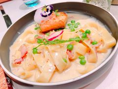 三文鱼配意式奶油卷面-西山人家·二十年老字号农家菜(旺山店)