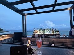 -瑰丽酒店·海吧·天际下午茶·现场DJ·天台酒吧