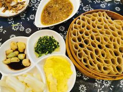 老土炕一绝莜面-王村姑老土炕莜面村(张北店)