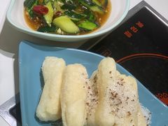 -黄记煌三汁焖锅(新佳丽江汉路店)