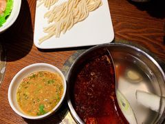 -泓炙颐凤鲜海鲜火锅料理(桐乡店)