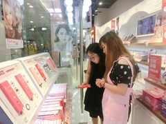 店内环境-4iNLOOK美瞳店(龙之梦购物中心虹口店)