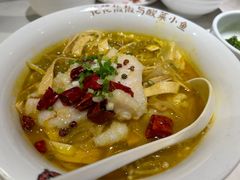 -渝是乎酸菜鱼(龙旗购物中心店)