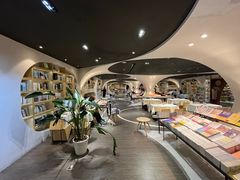 -钟书阁(珍园店)