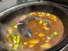柴锅炖水库鱼-姥家大锅台水库渔家