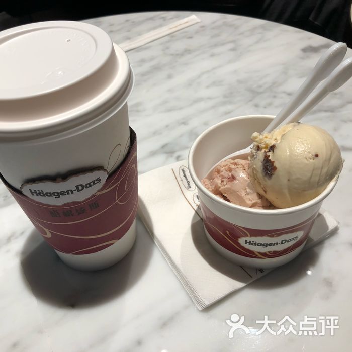 dpuser_18865984042           大白鲨吃糖果