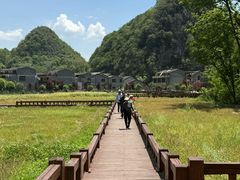 -高荡千年布依古寨旅游景区