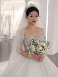 -艾米丽婚纱礼服