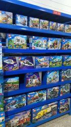 -逝水玩具折扣店