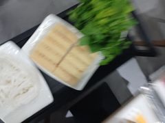 -濠轩阁特色生蚝火锅(水湾路店)