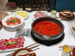 现切牛肉-贵府酸汤牛肉火锅·贵州老字号(飞山街店)