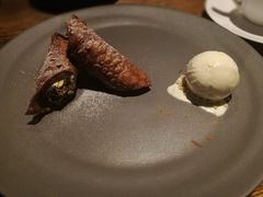 香草冰激凌-Carbon莫卡哆·意大利复古集市餐厅(杭州大厦店)