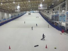 -乔波室内滑雪场