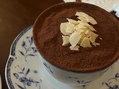 -Café Monson