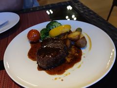 碳烤肉眼牛排及秘制牛排汁-WOLFGANG PUCK KITCHEN & BAR(迪士尼小镇店)