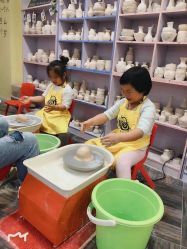 -泥娃娃DIY陶吧(易生活购物公园店)