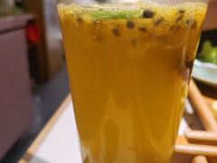 百香果青柠汽泡水-越弥越南传统美食馆