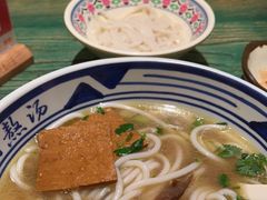 -鑫花溪牛肉米粉(东环大润发店)