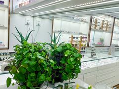 -翰佐蔡司小乐圆·依视路星趣控·暴龙眼镜折扣店