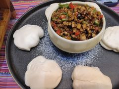 -香巴拉云南餐厅(华莱坞店)