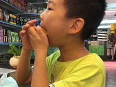 -天品味 一口吃榴莲泡芙