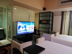 -喜鹊愉家酒店(郑州曼哈顿博览中心地铁站店)