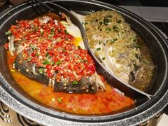 -阿瓦山寨·湘菜现炒·剁椒鱼头王(咸阳总店)