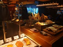 面包甜点陈列柜-南通滨江洲际酒店-西集自助餐厅