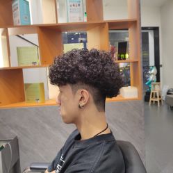 -P.R.O.salon 发哲