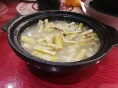 -披云山庄