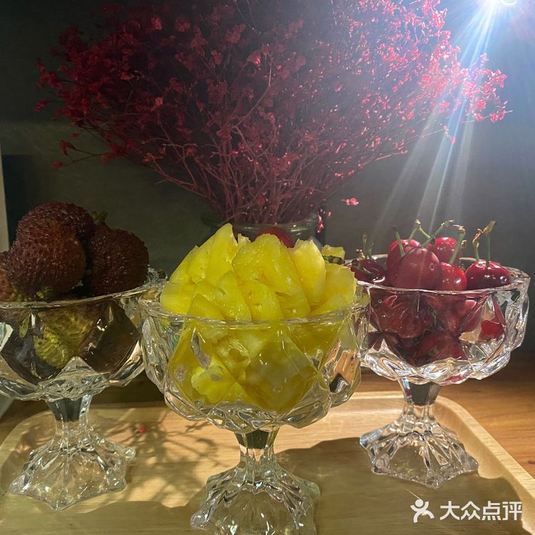 第一次来盘子女人坊拍照，服务真的很周到，还有水果吃