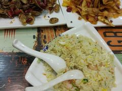 -扒虾小妹儿麻辣海鲜(宏图街店)