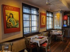 靠窗位-龙门阵茶屋川菜馆(武康路店)
