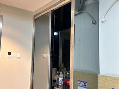 -吾遇酒店(深圳火车站罗湖口岸店)