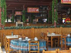 -三亚火车头万人海鲜广场