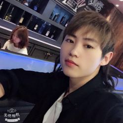 -镁连社·美联社