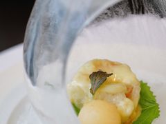 杏香玲珑冰镇老虎虾球-富力丽思卡尔顿酒店·丽轩中餐厅