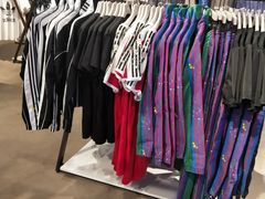 -阿迪达斯(武林银泰三叶草店)