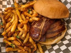 鹅肝汉堡-Holy Chuck