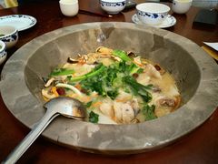 -姚记抚仙湖野生菌石锅鱼庄