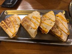 烤肉泡菜馅饼-包装马车·韩国料理·포장마차