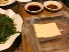 -红栌温泉山庄生态美食餐厅