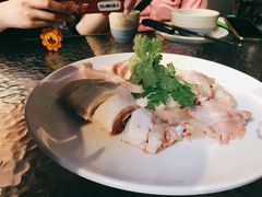 吃稻谷文昌鸡-千岛蚝高压锅生蚝·人参火锅(白云万达店)