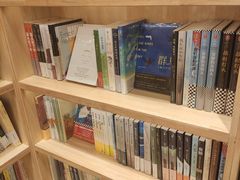-猫的天空之城概念书店(印象城购物中心店)